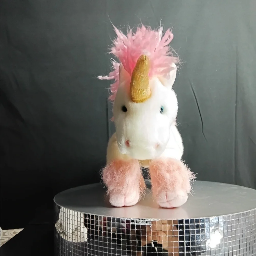 N/A shimmering horn unicorn